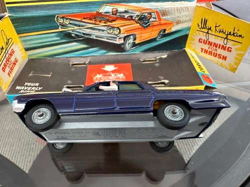 MAN FROM UNCLE GUN FIRING THRUSH BUSTER model road car + 2 figures CORGI 497